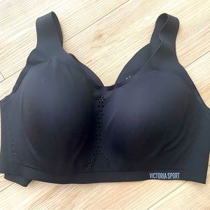 Victoria’s Secret Sports Bra 38DD